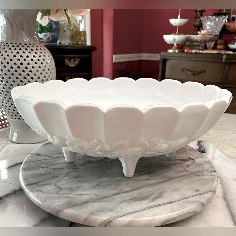 VTG Indiana Grape Harvest Large Milk Glass Fruit Bowl w Embossed Footed Bottom
